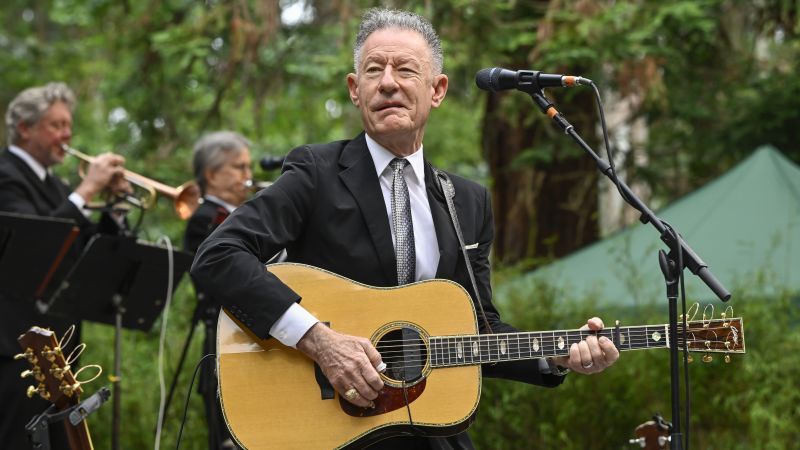 Lyle Lovett and His Big Band: Police in Billings, Montana, are investigating a report of a noose found near band's tour bus