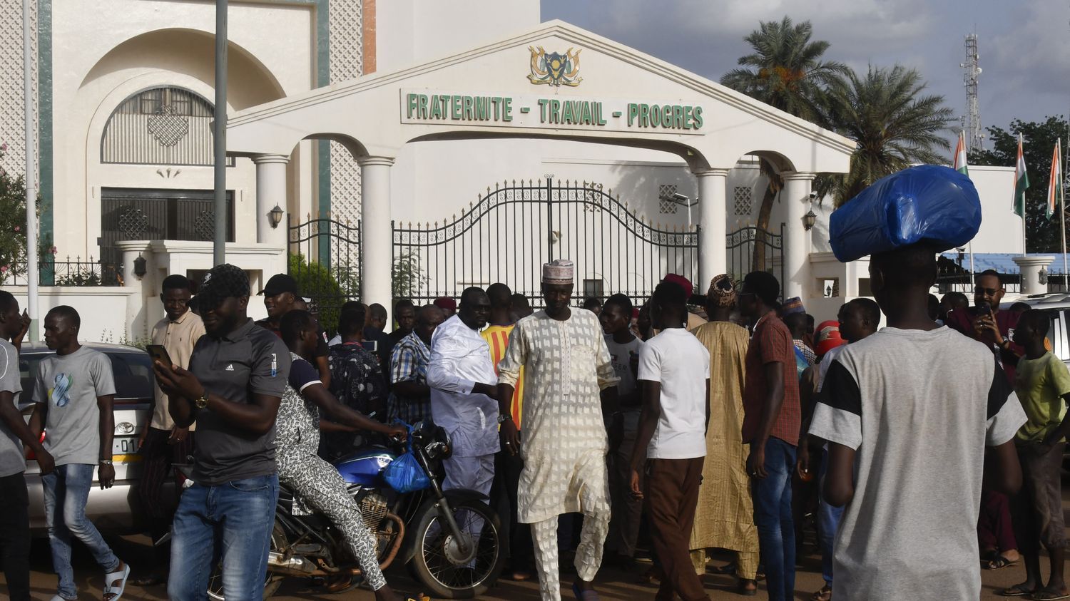 Niger : ce que l'on sait de la tentative de coup d'Etat en cours contre le président Mohamed Bazoum