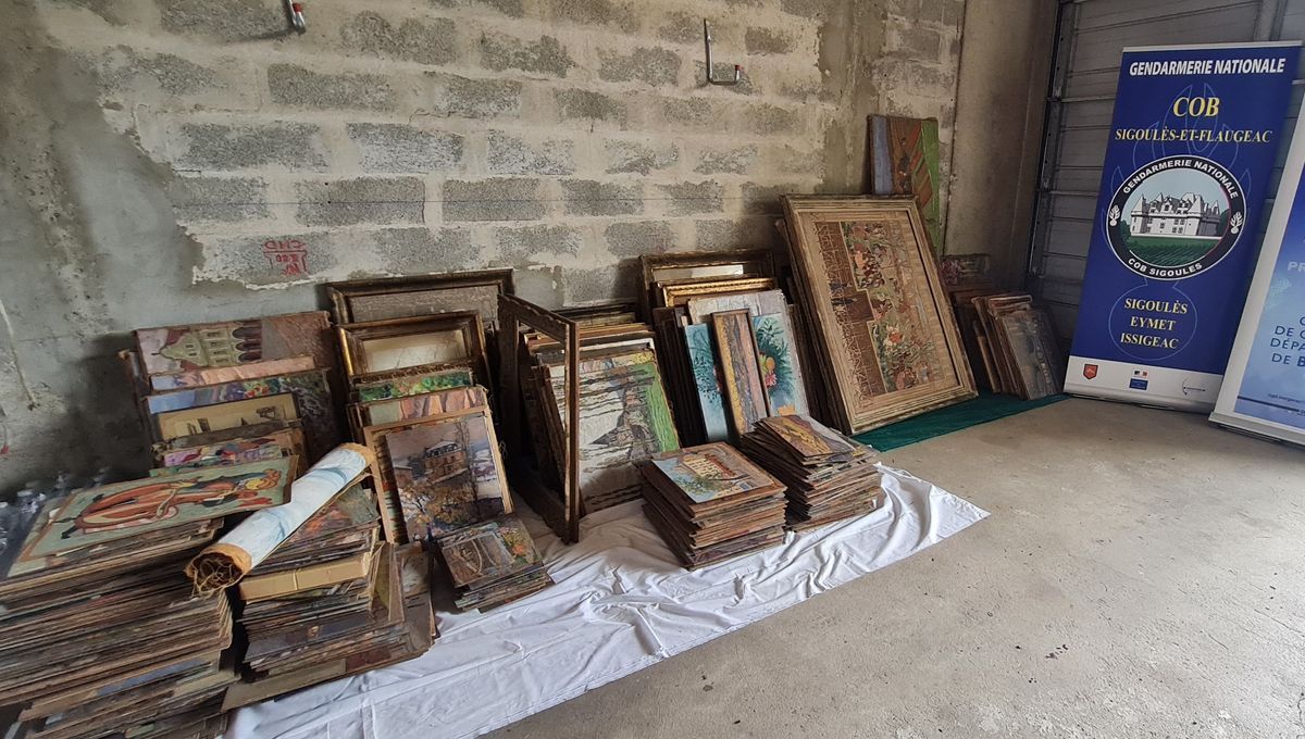 Ils partent en urbex explorer un château de Dordogne et volent près de 400 tableaux