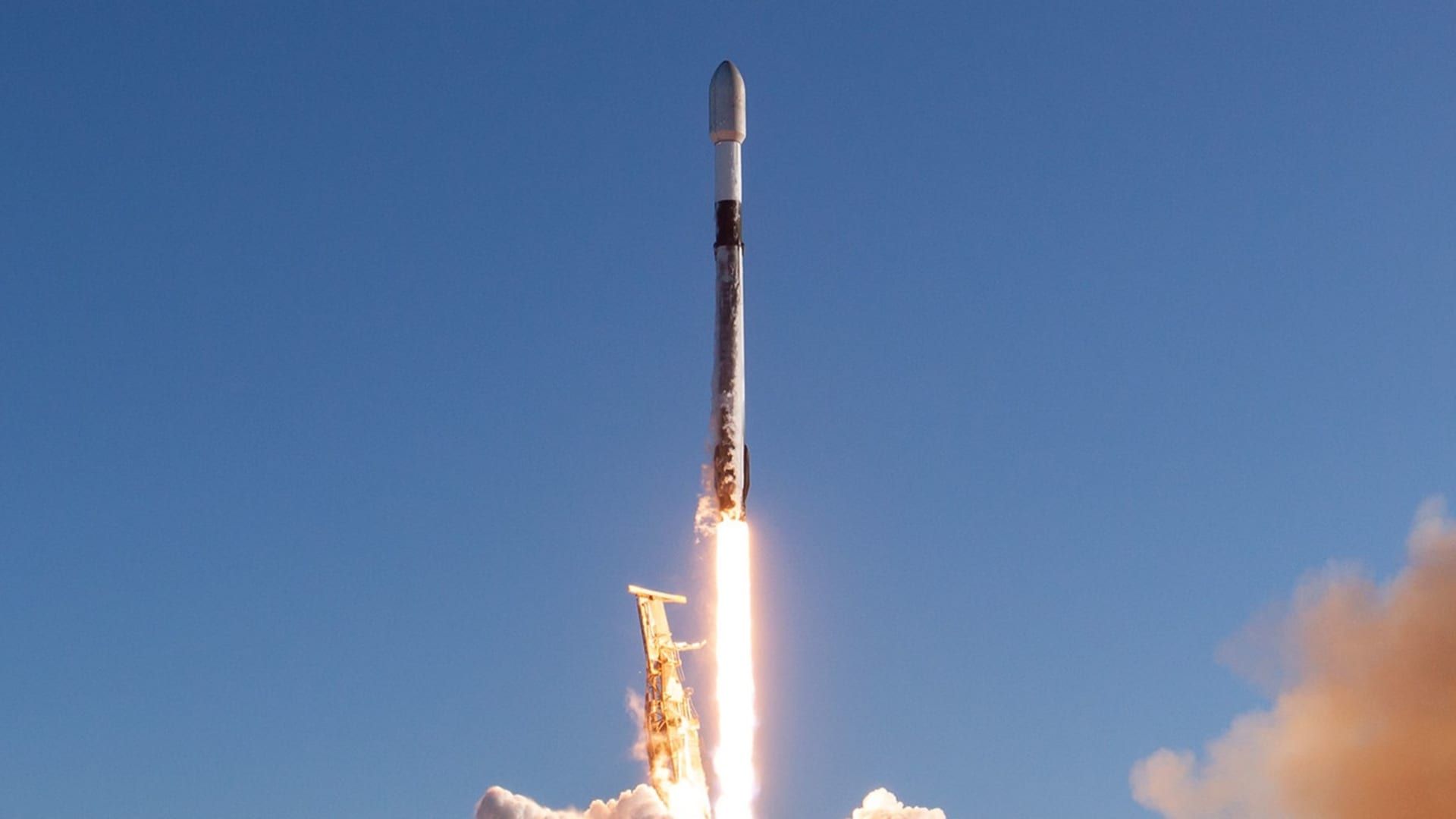 FAA approves SpaceX to resume Falcon 9 rocket launches