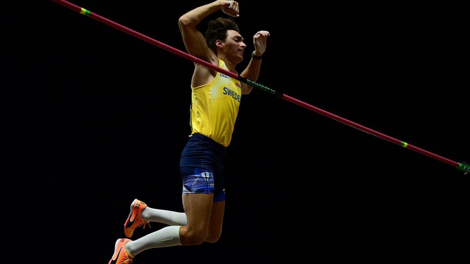 Armand Duplantis décroche l'or à la perche mais échoue dans sa quête de record du monde