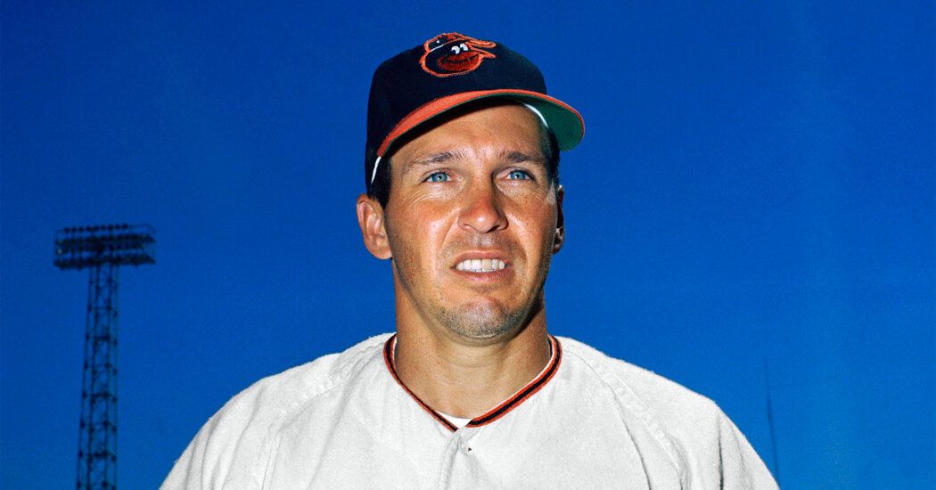 Brooks Robinson, Slick-Fielding Orioles Hall of Famer, Dies at 86