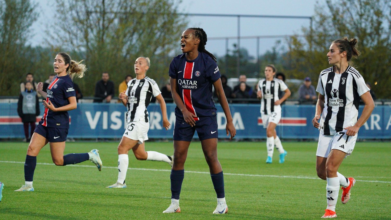 Ligue des champions : les joueuses du PSG, battues à nouveau par la Juventus, éliminées dès les barrages d'accession