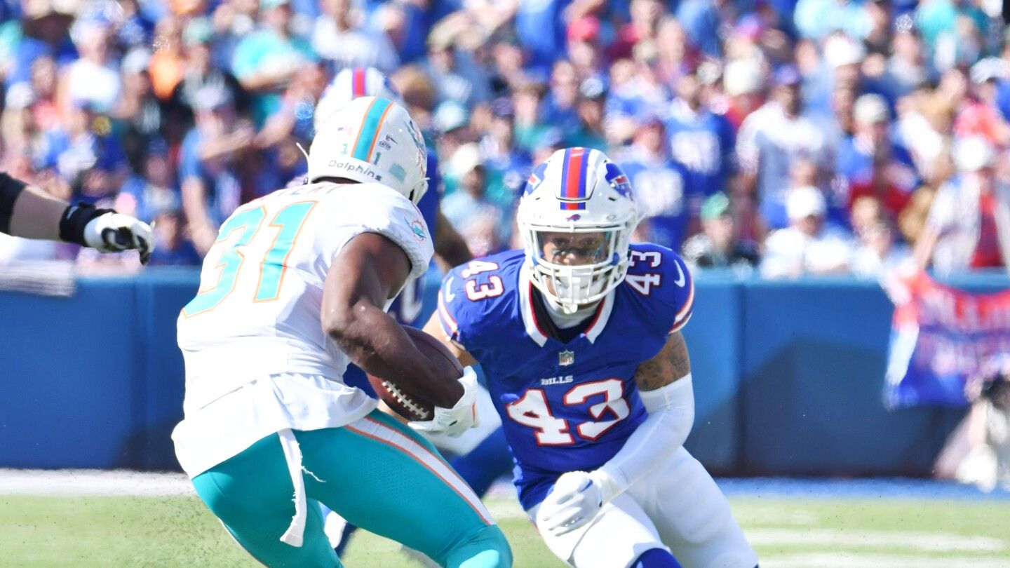 Terrel Bernard returns to Bills practice