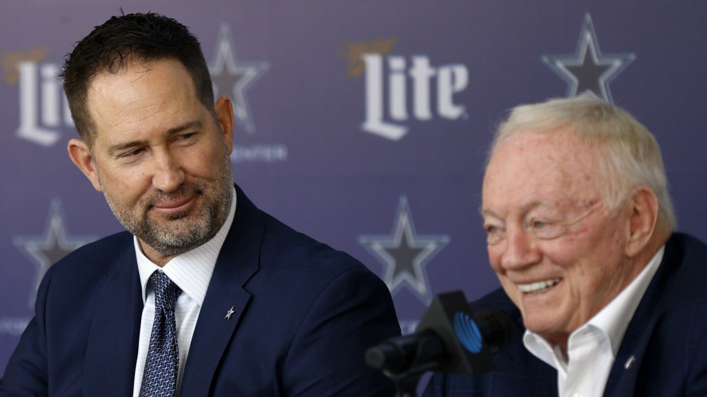 Brian Schottenheimer will call the offensive plays for the Cowboys