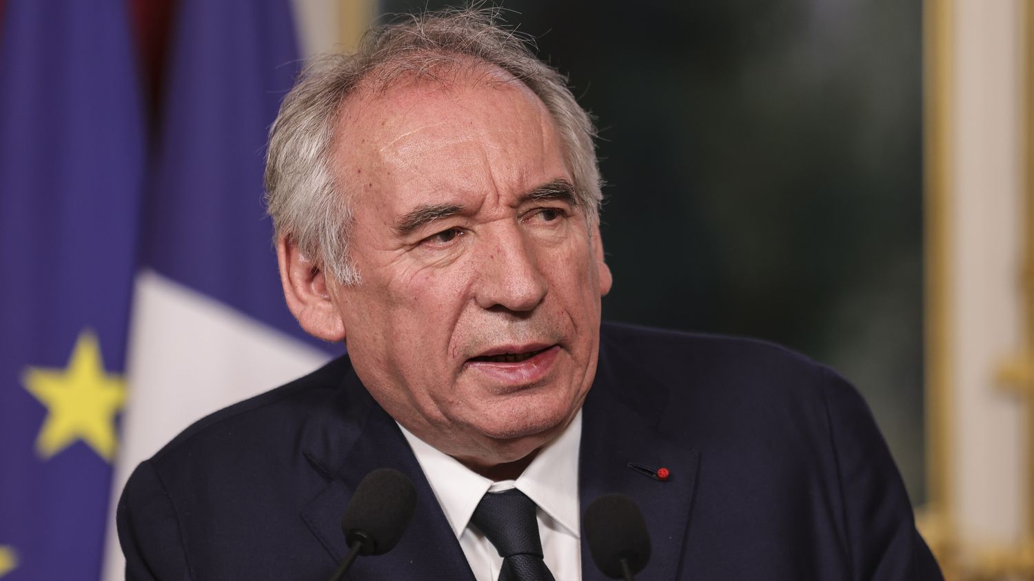 En cas de "blocage" sur les retraites, "le référendum est une issue", affirme François Bayrou