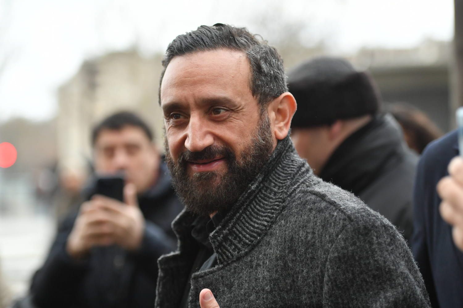 Cyril Hanouna sur Canal+ ou M6 ? Les indices sur sa décision