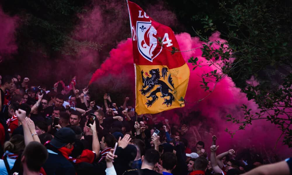 Les supporters lillois se donnent rendez-vous pour accueillir les Dogues avant LOSC - RC Lens