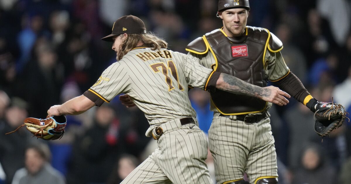 Fernando Tatis Jr. drives in go-ahead run as Padres outlast Cubs, even series