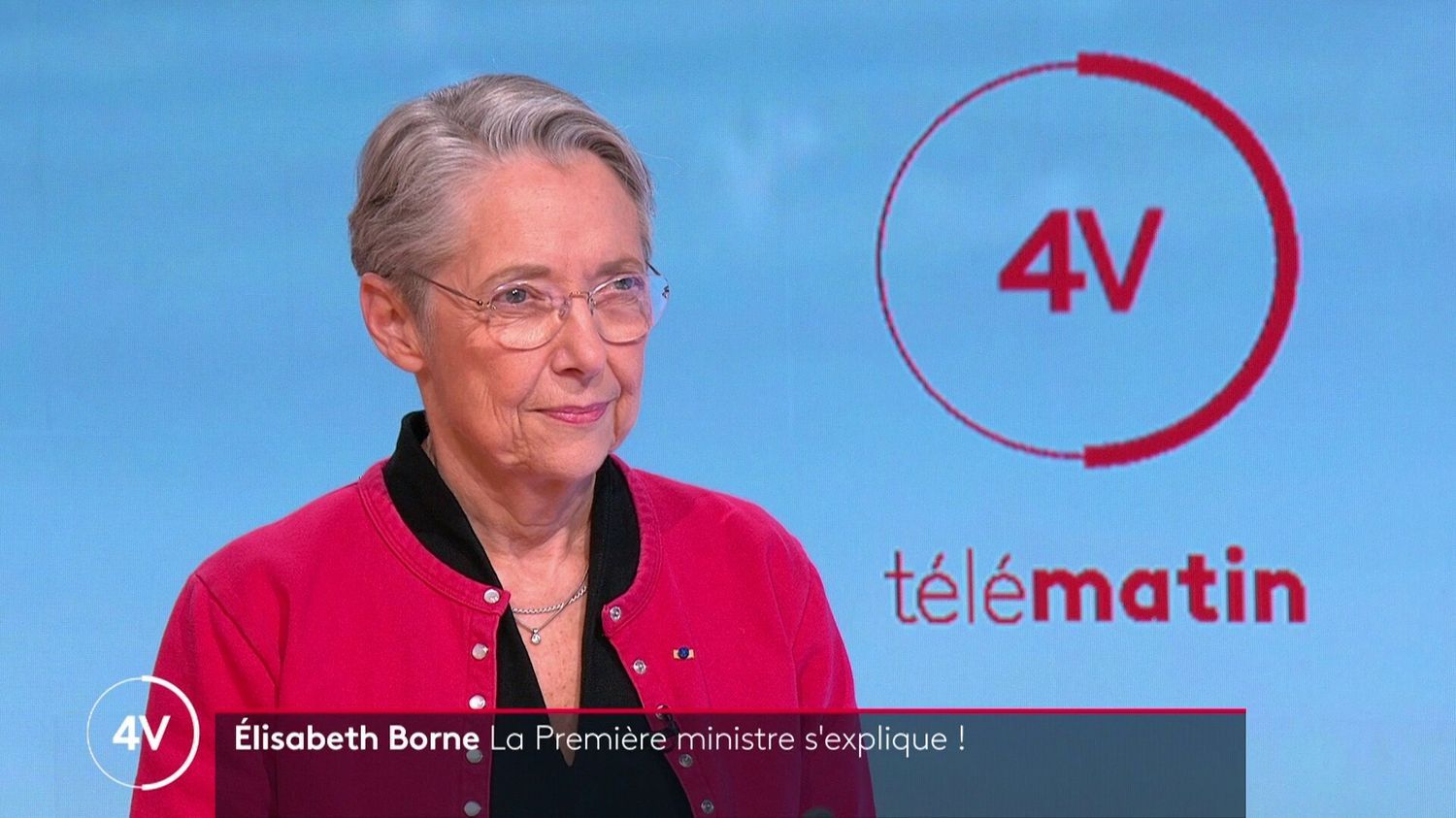 Revalorisation du smic : "Tous les salariés un peu au-dessus doivent aussi pouvoir bénéficier d'une augmentation", estime Elisabeth Borne