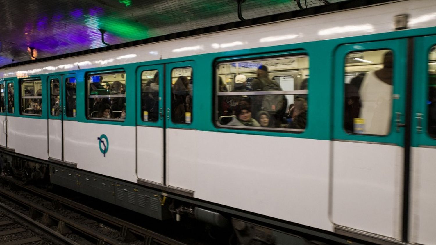 Paris : deux SDF meurent après avoir été percutées par un métro, annoncent les pompiers et la RATP