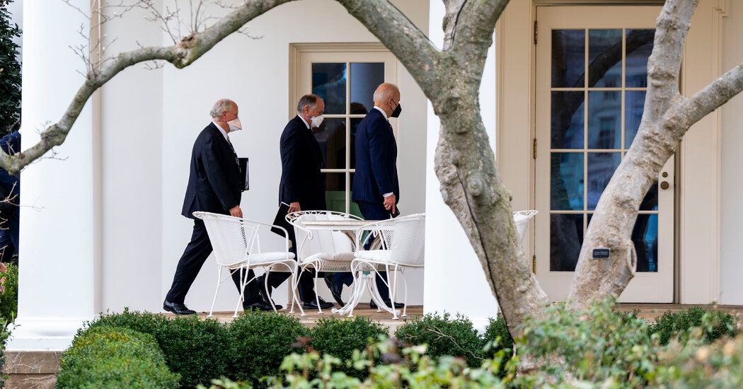 The Tiny, Tight-Lipped Circle of Aides Guiding Biden 2024