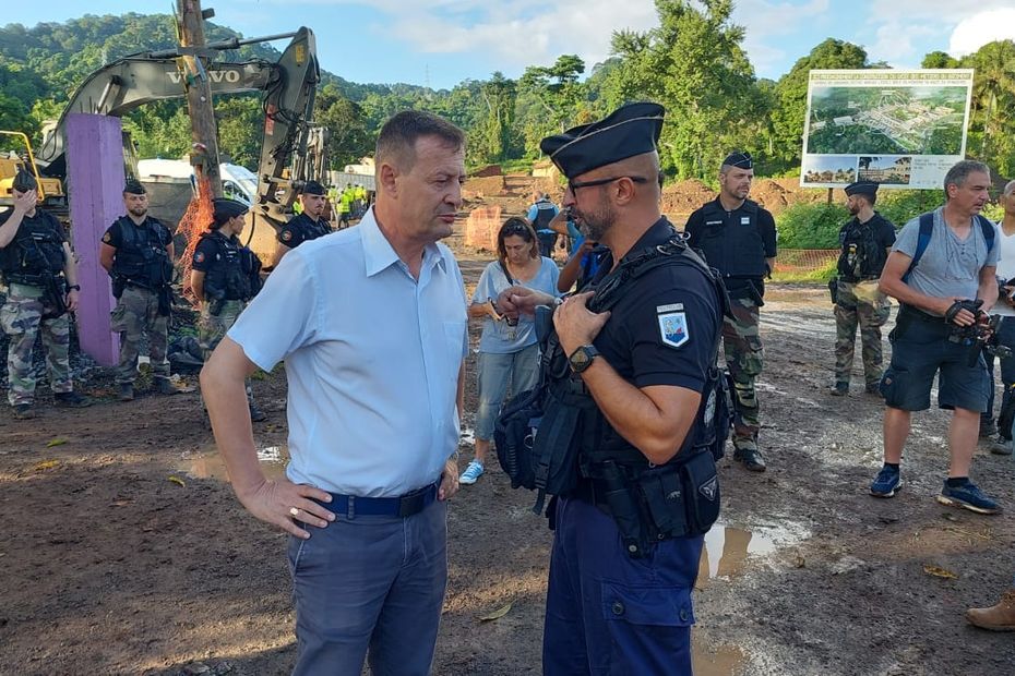 DIRECT. Opération Wuambushu : 4eme jour à Mayotte marqué par les premières démolitions de bidonville