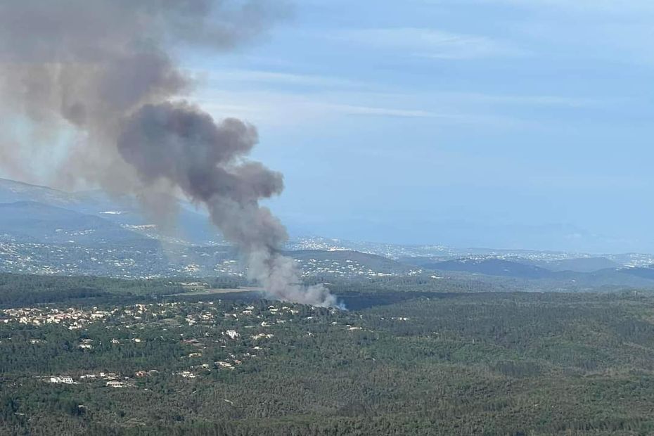 Un incendie en cours dans le Var, d'importants moyens engagés alors que 5 hectares ont été détruits