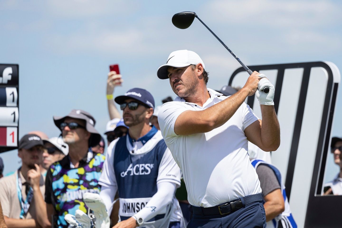 At LIV Golf event, PGA champ Brooks Koepka deals with equipment fail