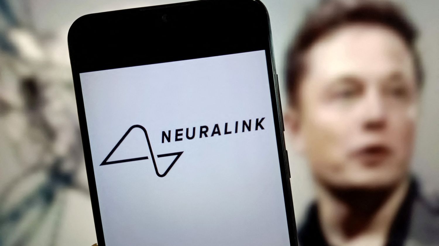 Cinq questions sur les implants connectés Neuralink qu'Elon Musk a le droit de tester sur des êtres humains