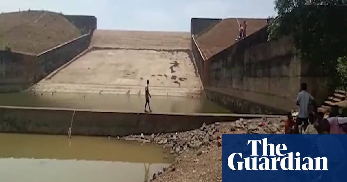 Indian official suspended after draining reservoir to retrieve phone