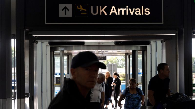 Chaos at UK airports as nationwide border system fails