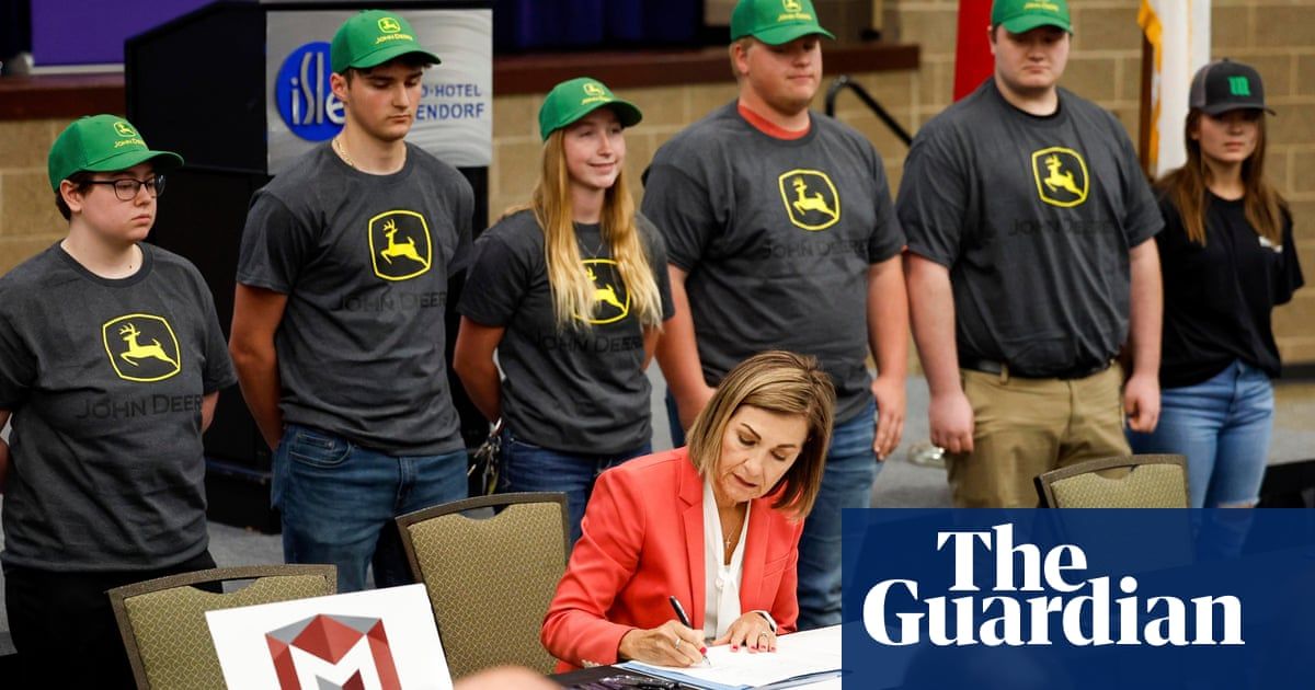 Republican Iowa governor rolls back state’s child labor law protections