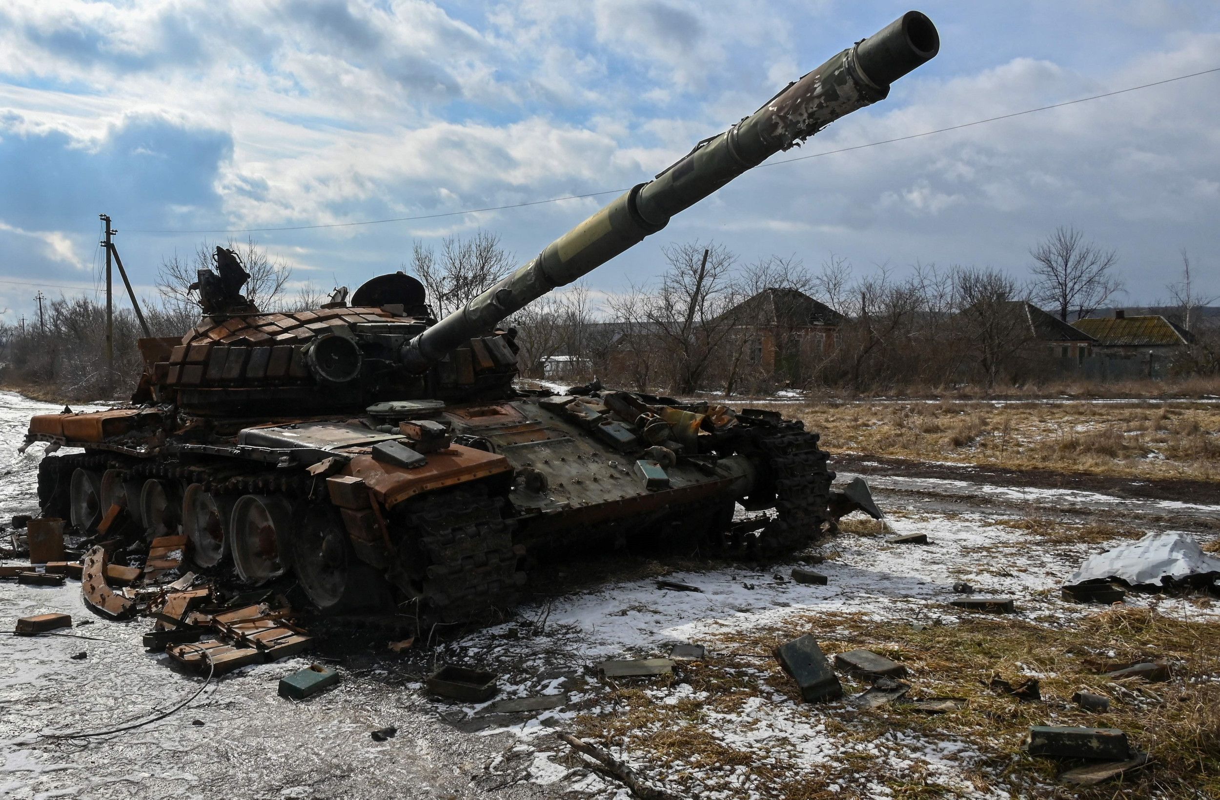 Video Shows Russian Tanks Being Annihilated by SBU 'Gifts' From Above