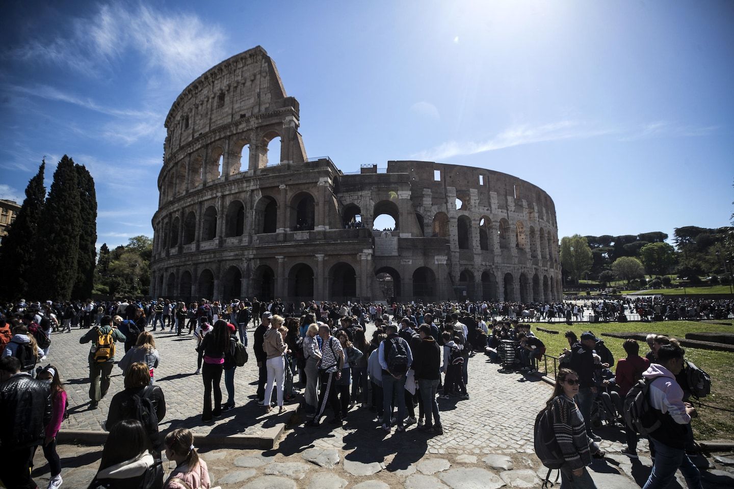 Tourist carves love note into Rome's Colosseum