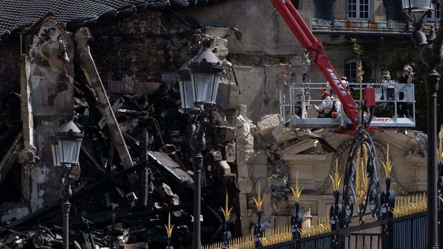 Effondrement d'un immeuble à Paris : un corps a été retrouvé sous les décombres six jours après l'explosion