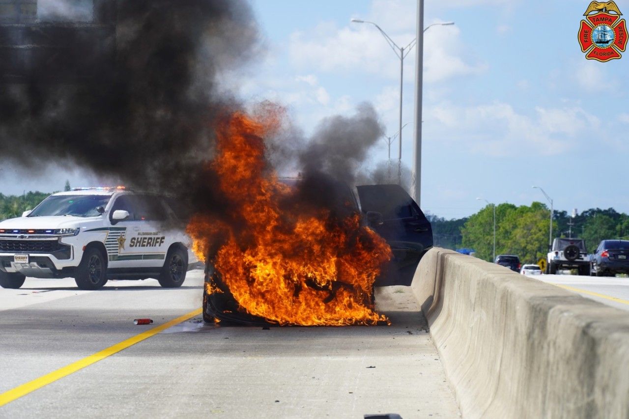 Former Buccaneer Leonard Fournette’s SUV catches fire while driving on I-275