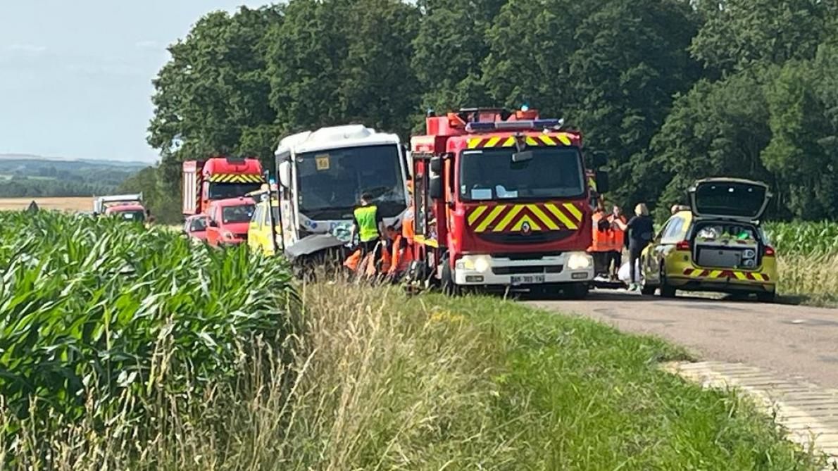 Un adulte et deux enfants décèdent à la suite d’une collision frontale entre un bus scolaire et une voiture dans l’Aube