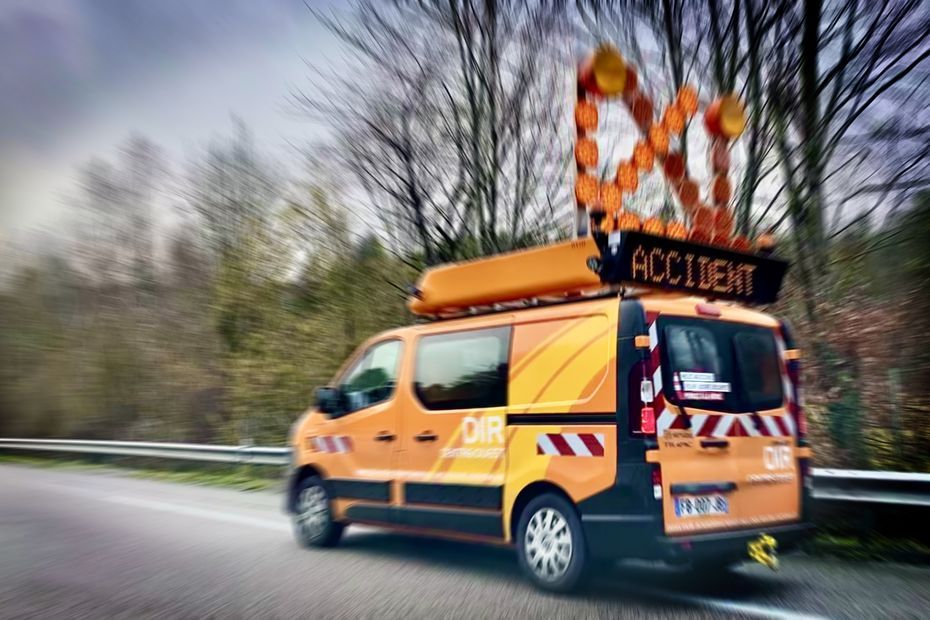 Accident sur l'A20 : le conducteur d'une voiture s'endort et percute un camion