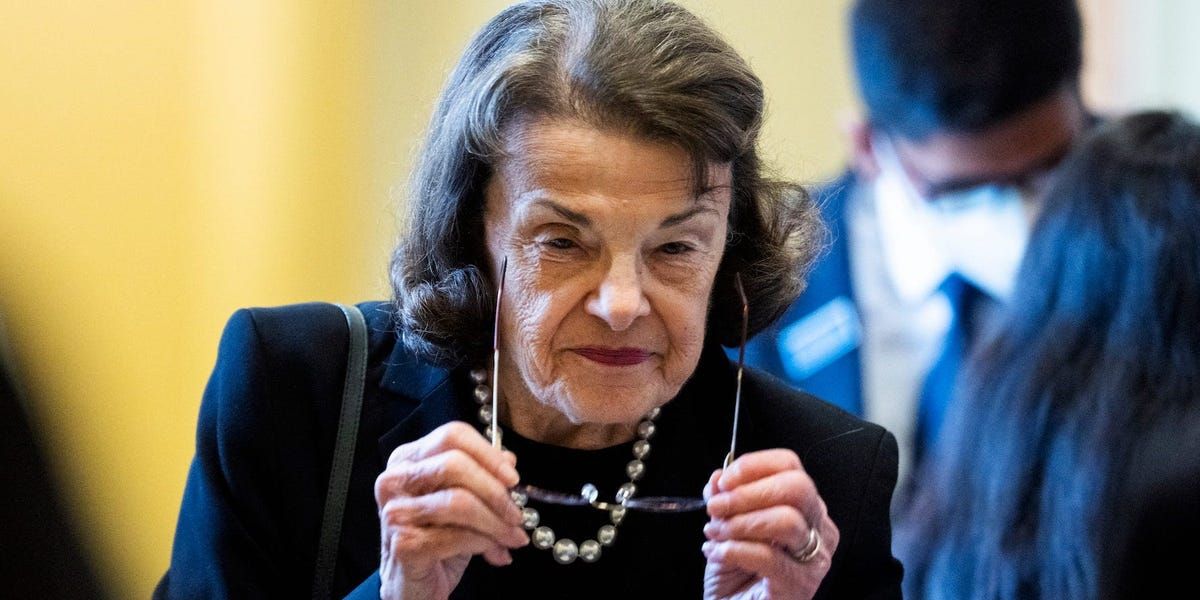 Feinstein Tried to Give a Speech During Senate Vote, Told to 'Just Say Aye'