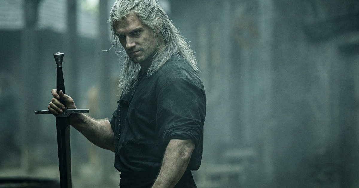 Départ de “The Witcher”, 007 qui lui passe sous le nez… Henry Cavill est-il surtout un superguignard ?