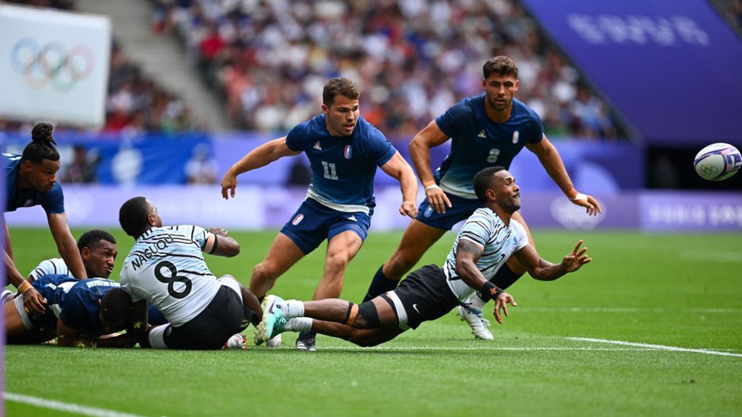 les Bleus du rugby à 7 et Antoine Dupont visent une médaille d'or aux JO 2024... Suivez le match