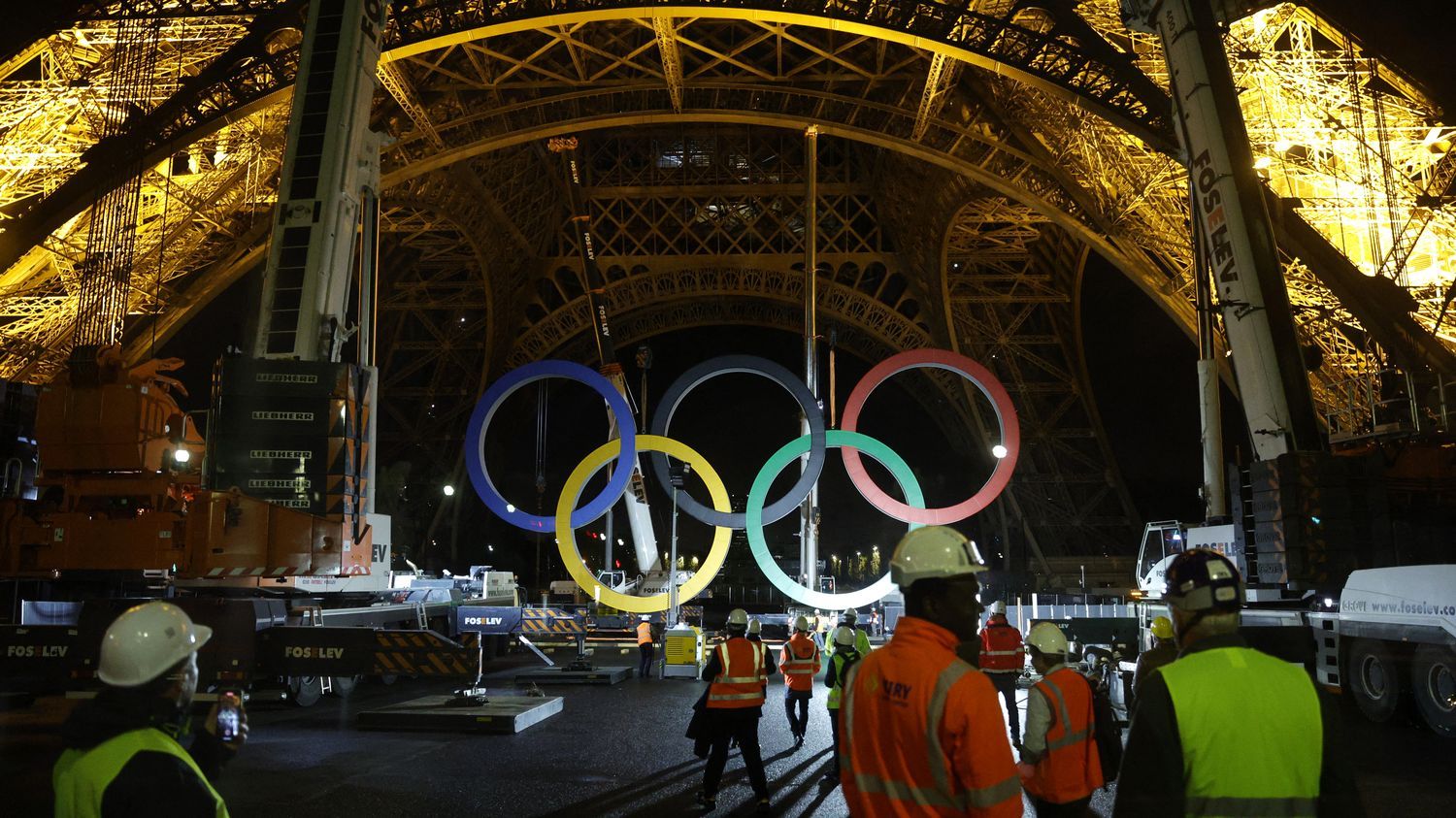 Anneaux olympiques sur la tour Eiffel : les descendants de Gustave Eiffel refusent de la transformer en "panneau publicitaire"