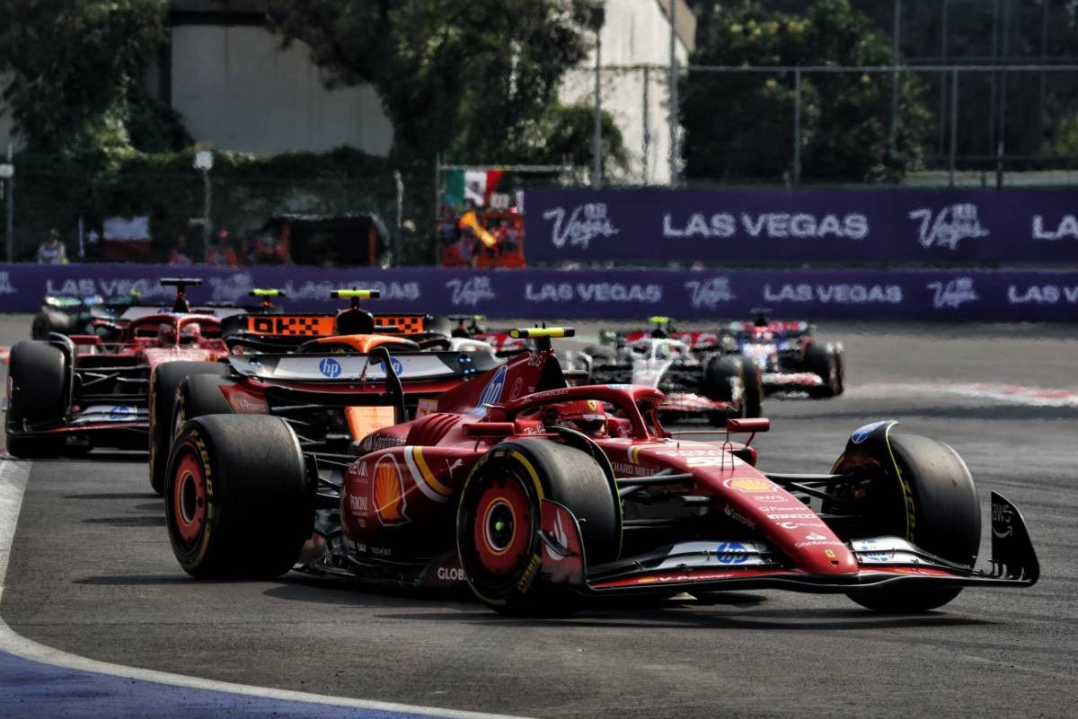 Carlos Sainz triomphe à Mexico, Max Verstappen lourdement sanctionné