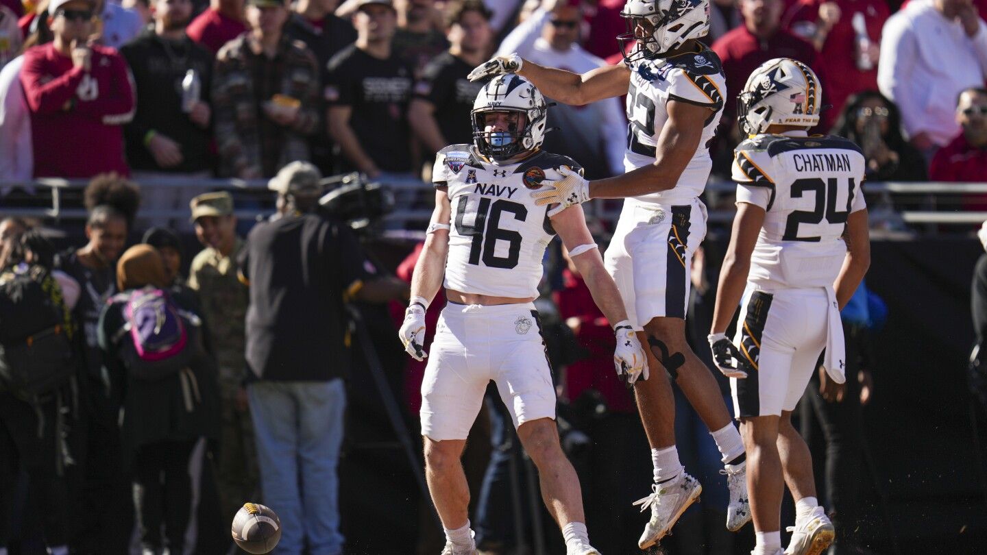 Navy gets 95-yard TD run from Horvath and stops 2-point try to beat Oklahoma in Armed Forces Bowl