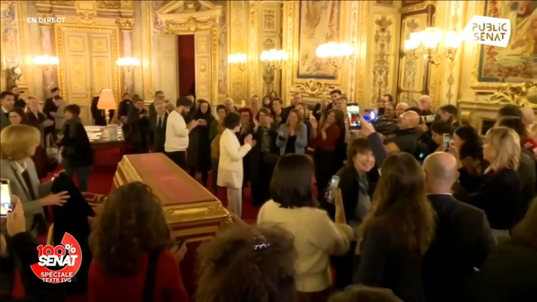 IVG dans la Constitution : les larmes de Mélanie Vogel et des militantes féministes au Sénat