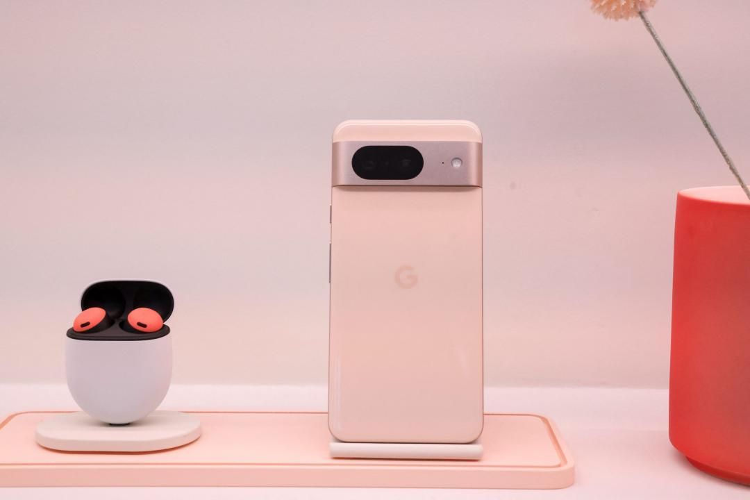 Google 新旗艦 Pixel 9 諜照曝光！圓角平面設計酷似 iPhone 15