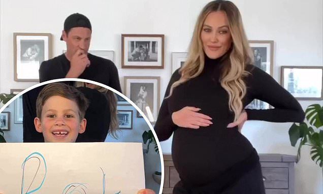 Maksim Chmerkovskiy and Peta Murgatroyd reveal the sex of their second child with help from son Shai