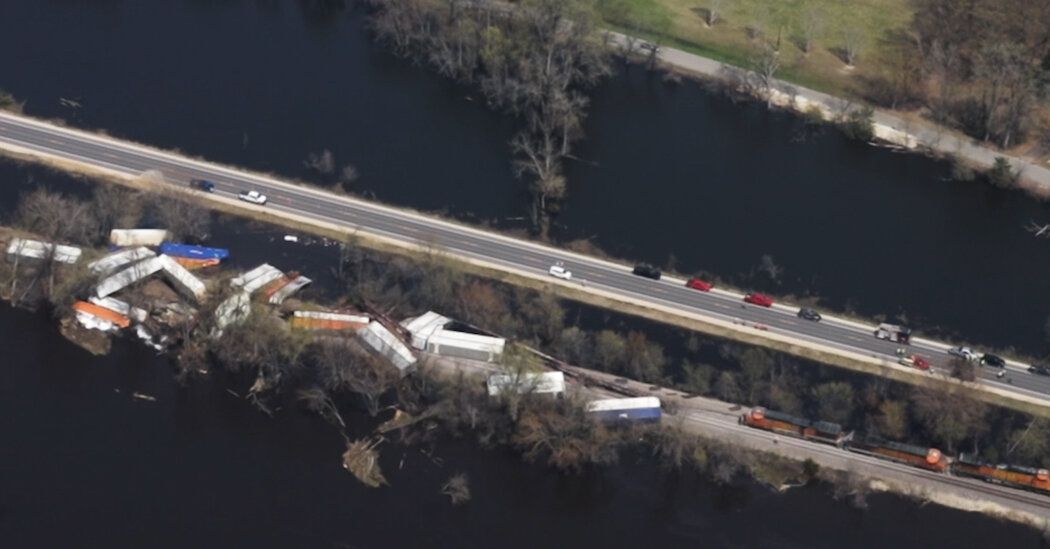 Freight Train Derails in Southwestern Wisconsin