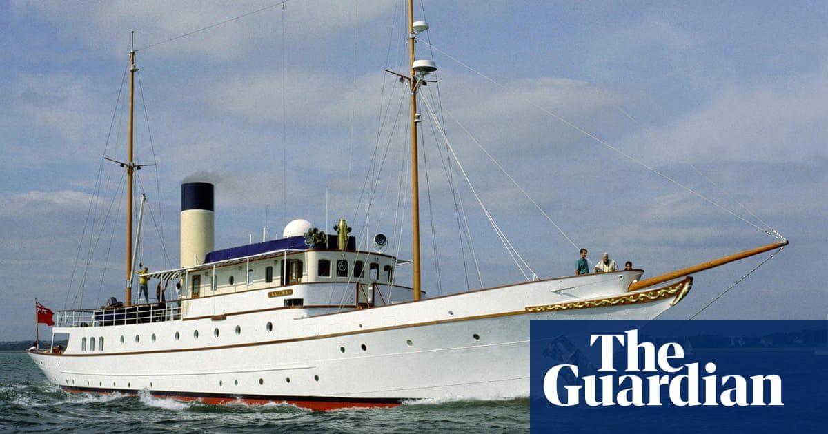 Yacht once owned by Richard Burton in shootout off Yemen coast