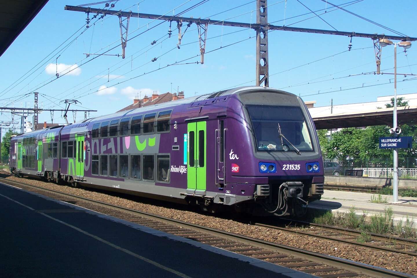 Intempéries : un train bloqué par un éboulement près de Lyon