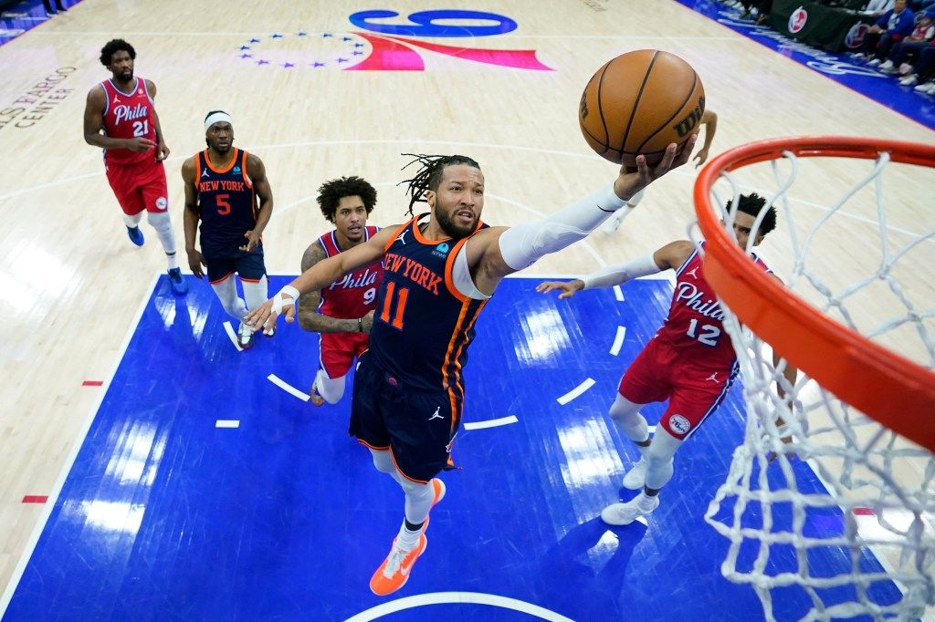 Jalen Brunson scores 47 as Knicks stun 76ers, 97-92, in Game 4