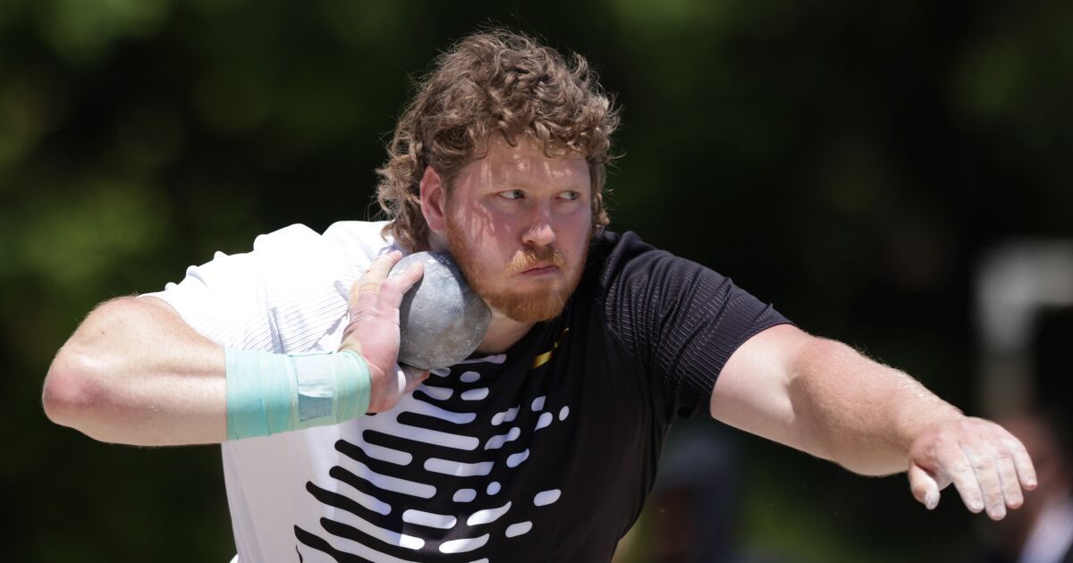 Ryan Crouser breaks shot put world record at L.A. Grand Prix