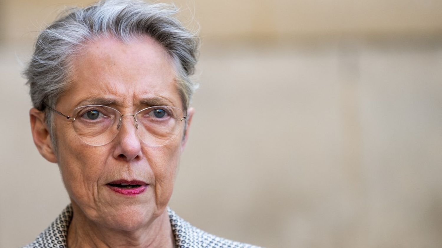 Politique : Elisabeth Borne qualifie le Rassemblement national de parti "héritier de Pétain"