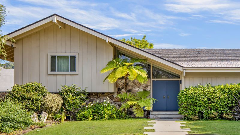 'Brady Bunch' house hits the market for $5.5 million