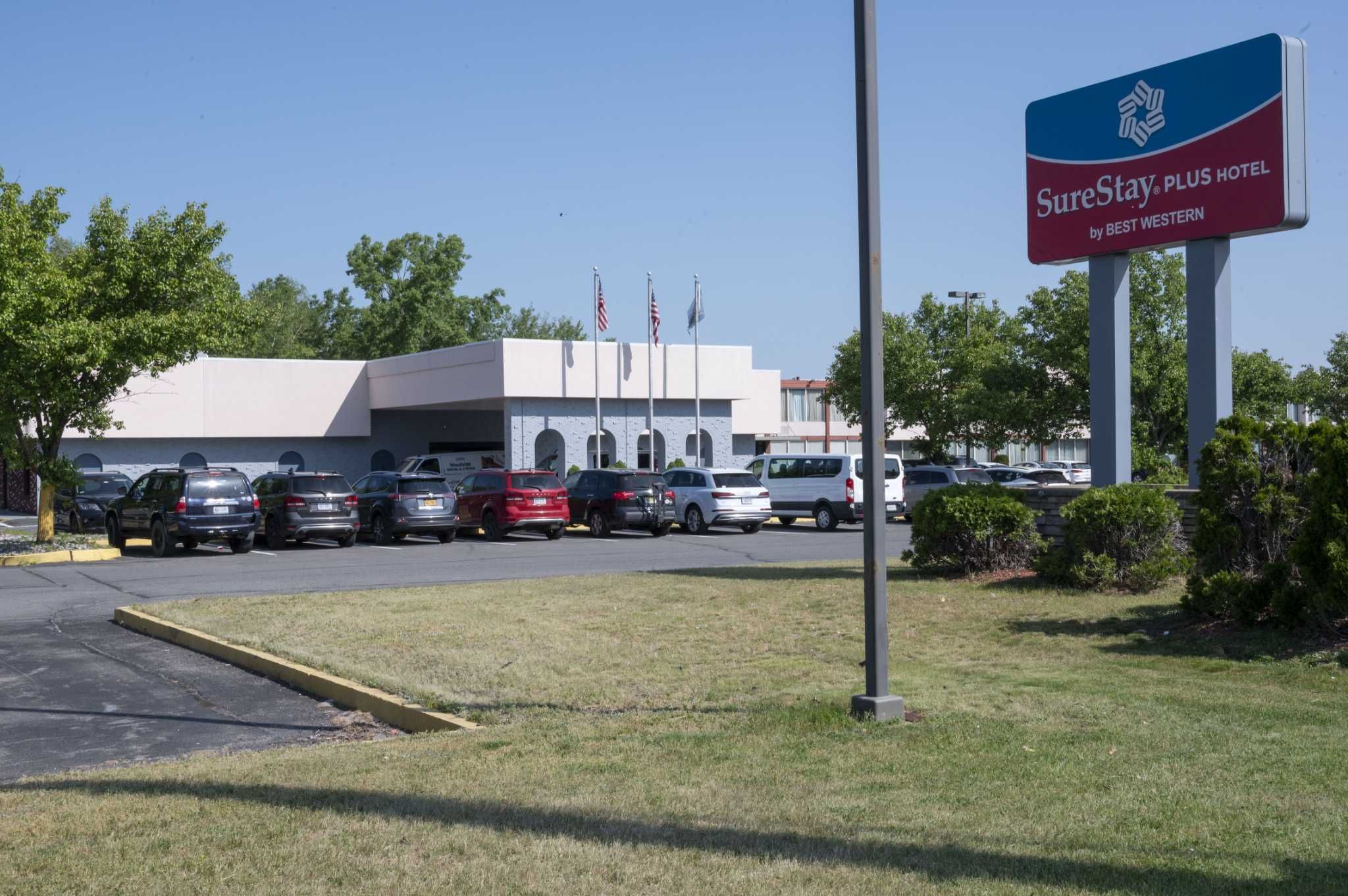 Migrants driven from NYC arrive at Colonie hotel