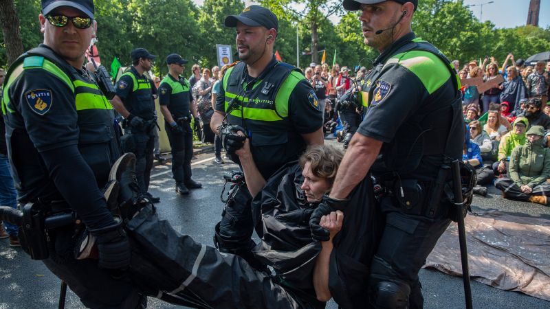 Dutch police arrest over 1,500 people at Extinction Rebellion protest in The Hague