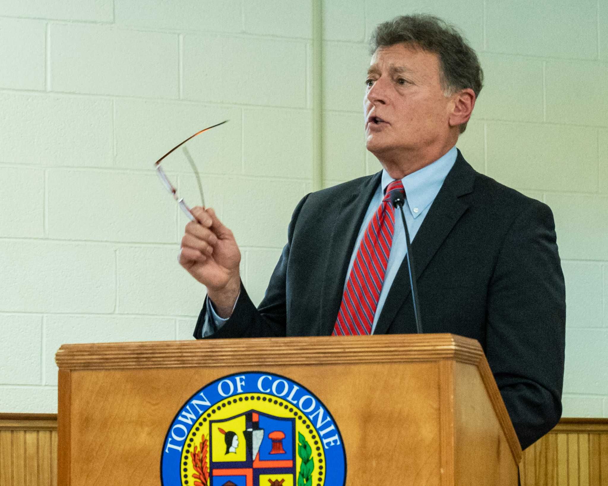 Colonie supervisor says NYC violated migrant emergency order