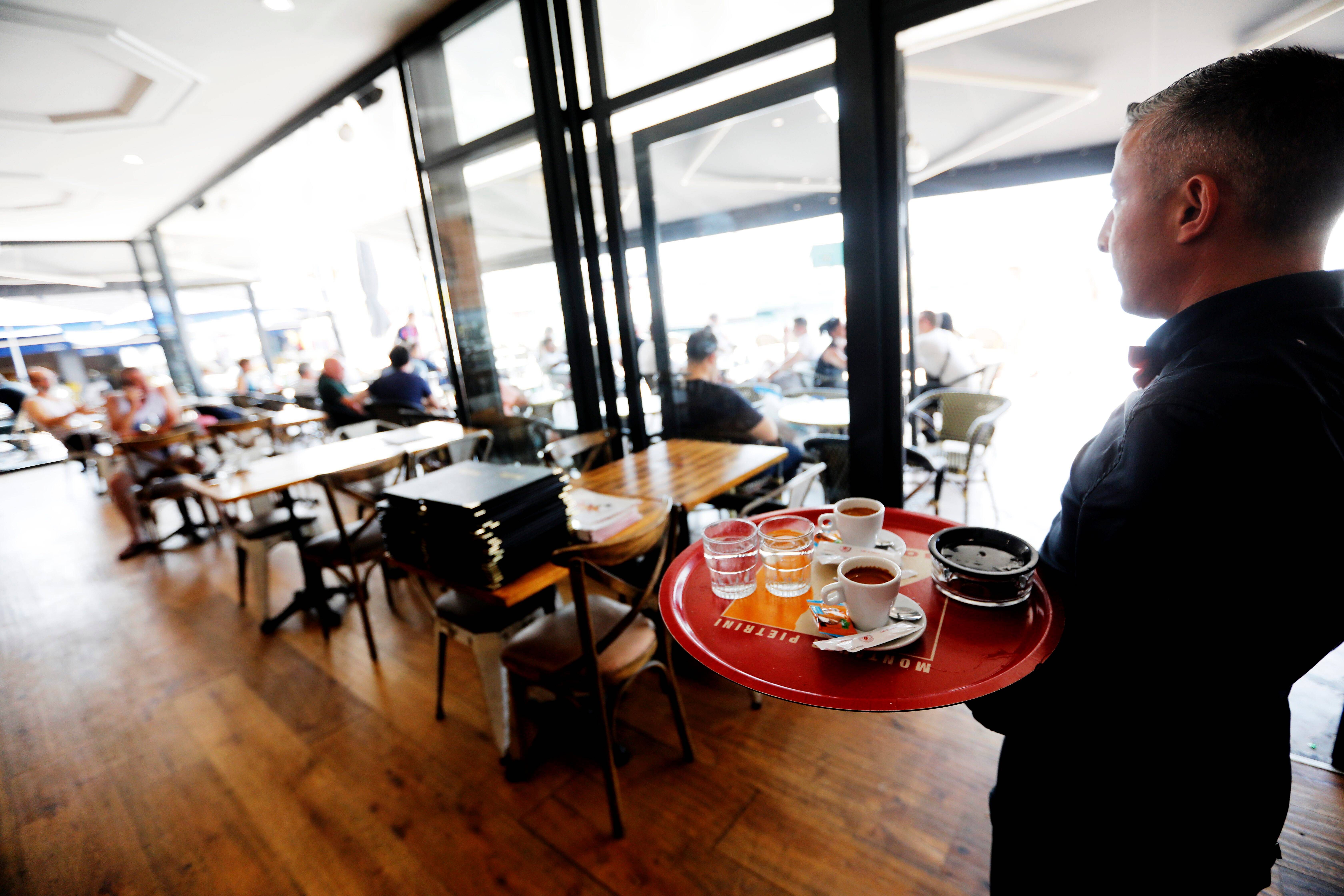 On a fait le tour du port de Toulon pour chercher un emploi comme a suggéré Emmanuel Macron, et voilà le résultat