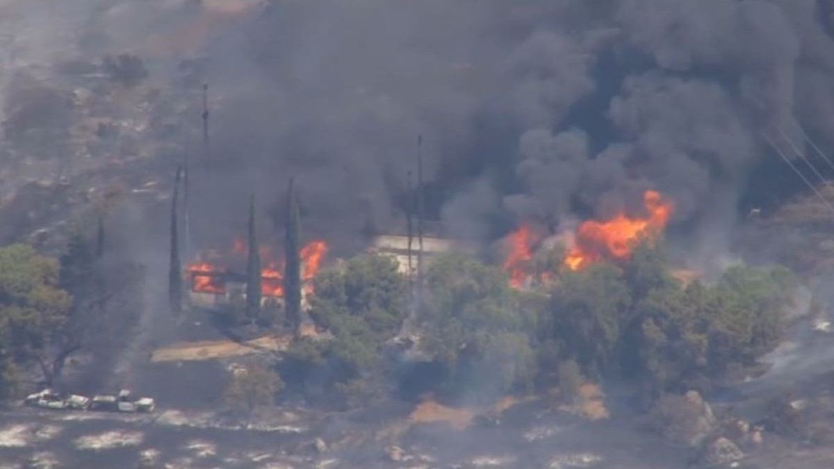 Juniper Fire burns structures, forces evacuations in Perris